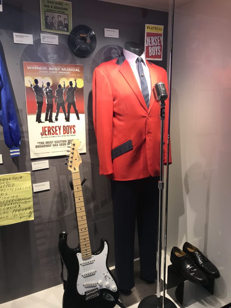 A Song for You': The Grammy Museum Experience at the Prudential Center” –  Writing New Jersey Life